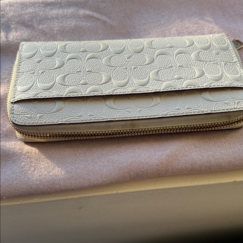 Coach Cream Embossed Wallet - Picture 7 of 8